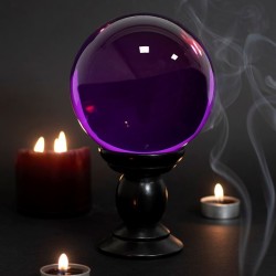 Gran bola de cristal violeta en soporte