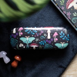 Estuche para gafas con estampado de bosque oscuro