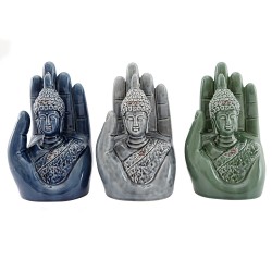 Buddha Figur in der Hand...